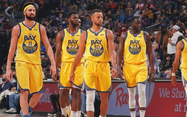 NBA ｜布克砍32分太阳溶化勇士