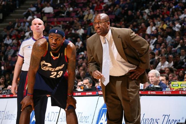 维持原判！布朗突破肘倒翟晓川后者阻挡 许利民交涉挑战也是失败