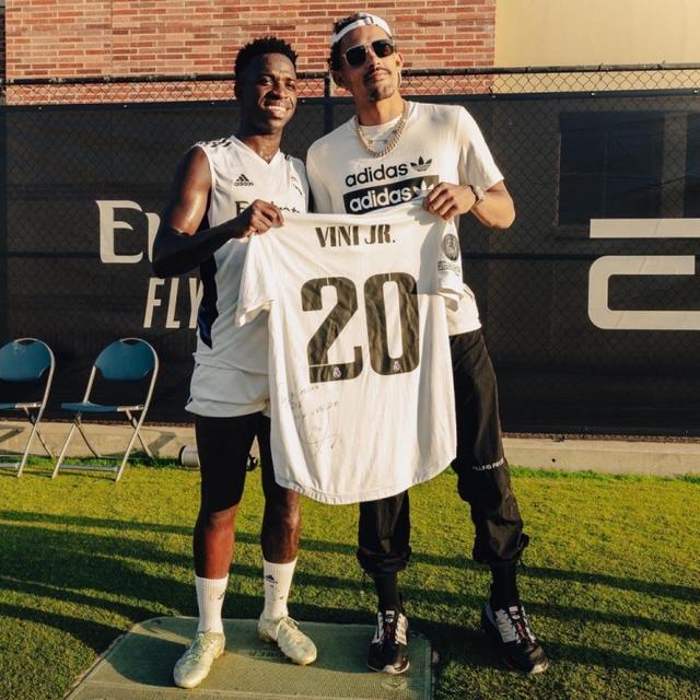 2015年11月：堪萨斯皇家队在第5场加时击败大都会，夺得时隔30年的世界大赛冠军。