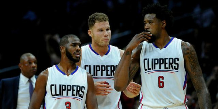 记者：切尔西在努力引进罗克，曼联也在关注他的情况