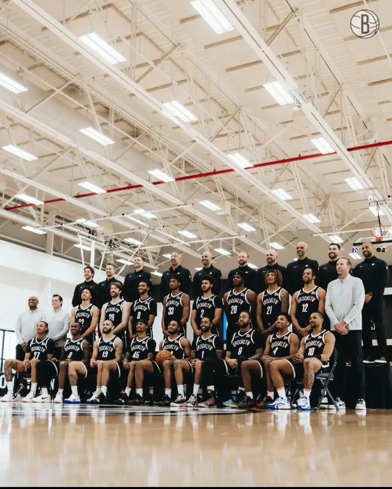 利兹联主帅：连续在强队上拿分很不容易，这些功劳属于球员们