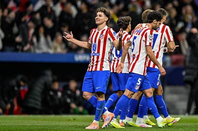 📸 图源 @StevenRailston 来源：The United Stand