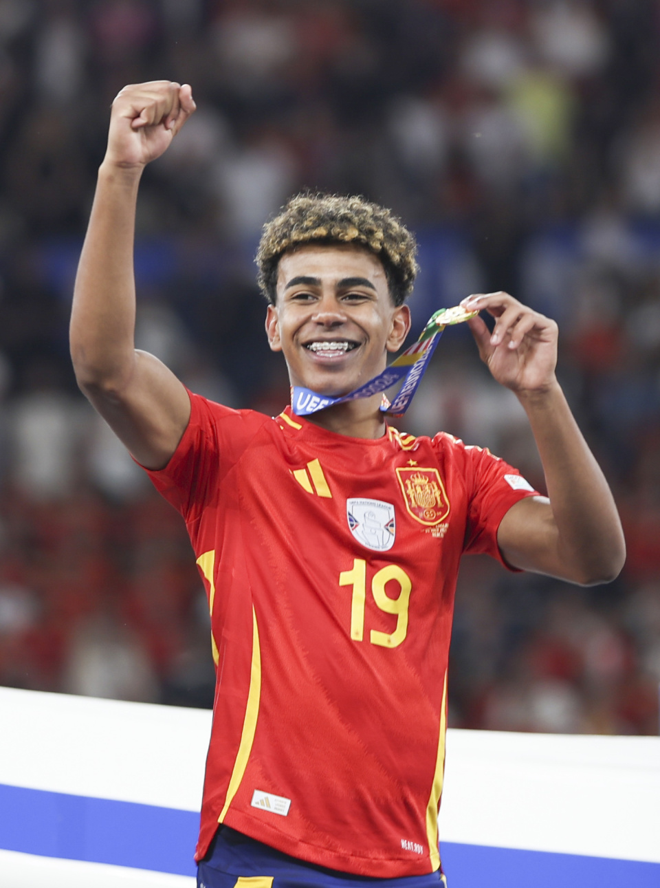 美国体育博彩丑闻：NBA教练比卢普斯与球员罗齐尔涉赌被捕
