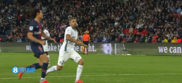 [图]克雷桑梅开二度 山东泰山5-0大胜青岛红狮