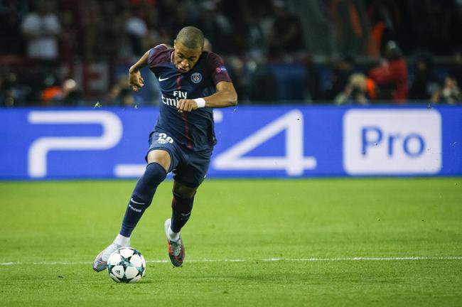 库里这爆发，雄鹿直接傻眼！字母哥34+10+5，也挡不住这三分雨！